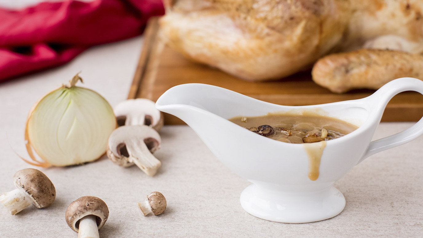 mushroom_onion_turkey_gravy_2000x1125.jpg