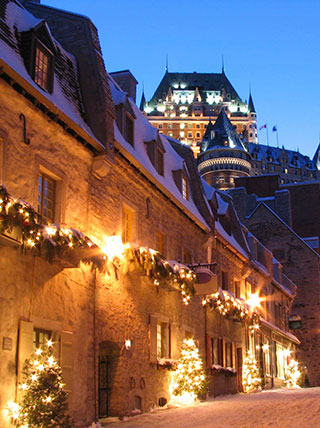12831-canada-christmas-in-quebec-city-chateau-frontenac-vert.jpg