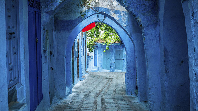 7158-morocco-melting-pot-of-culture-chefchaouen-blue-arches-LgHoz.jpg