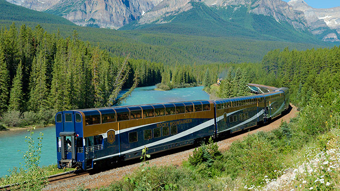 3748-rocky-mountaineer-train-c.jpg