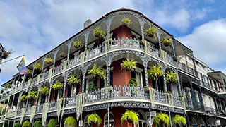 25020-US-LA-NewOrleans-Bourbon-Street-smhoz.jpg