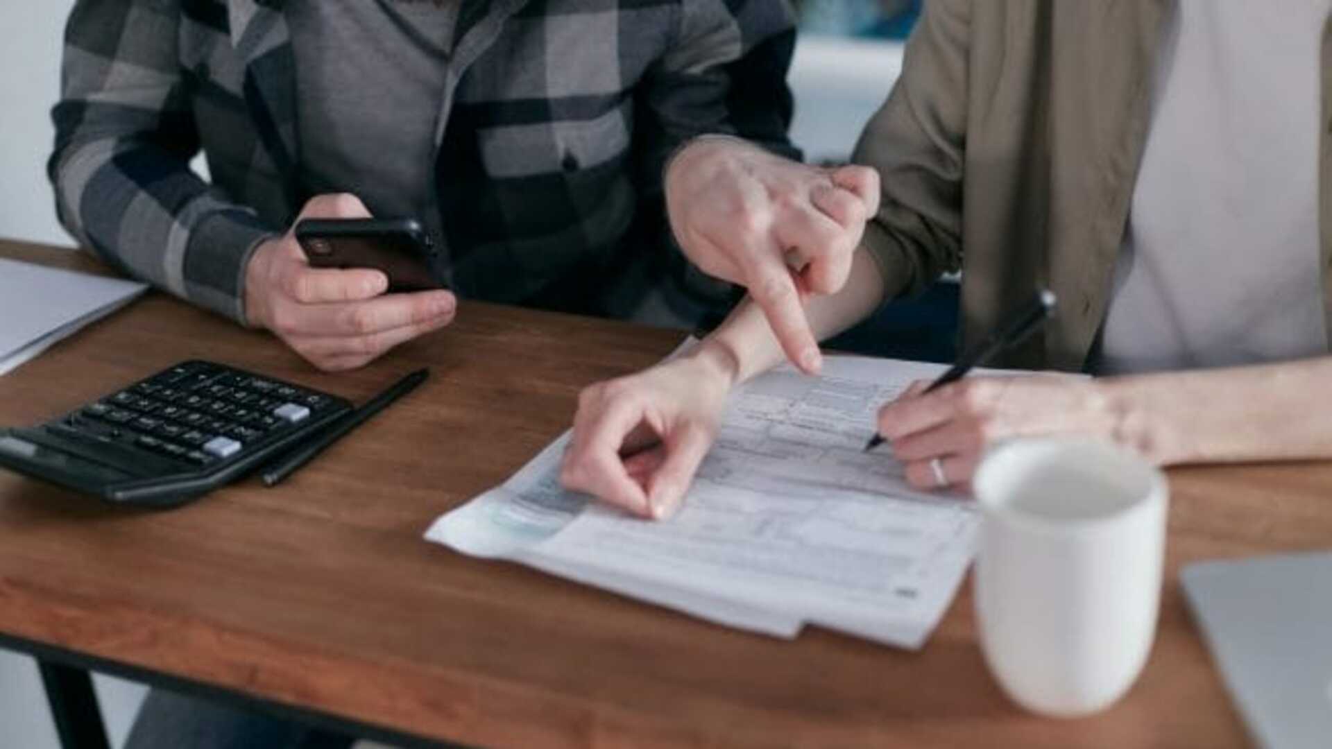7 Money Conversations Couples Should Have Before The Holiday Season