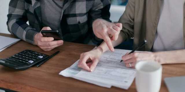 7 Money Conversations Couples Should Have Before The Holiday Season