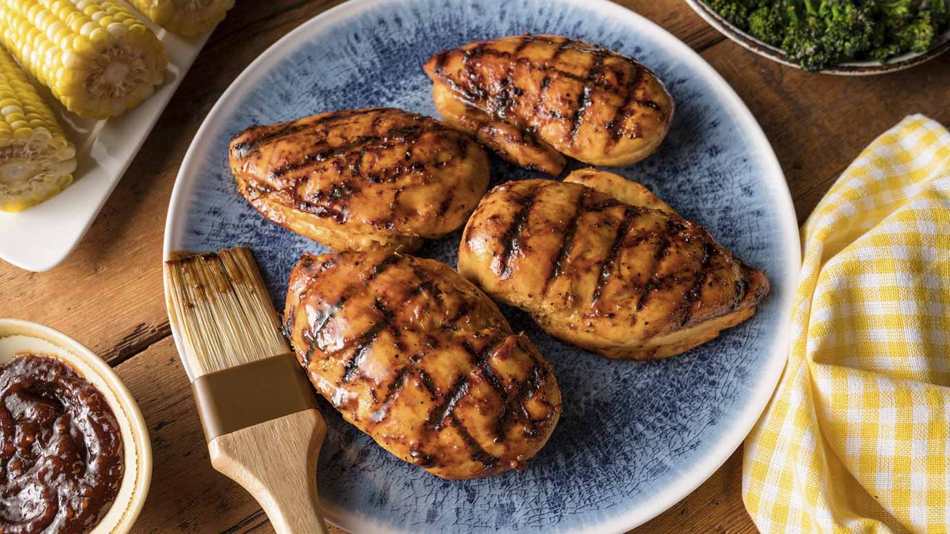 smokehouse_maple_grilled_chicken_1096_2000x1125.jpg