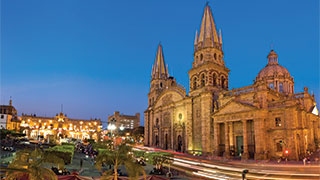 24832-guadalajara-cathedral-mexico-smhoz.jpg