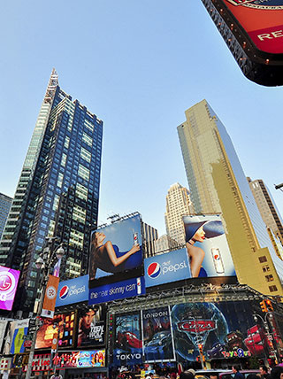 25097-US-NY-NYC-TimesSquare-vert.jpg