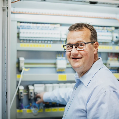 Ola Löfgren, electrical engineer