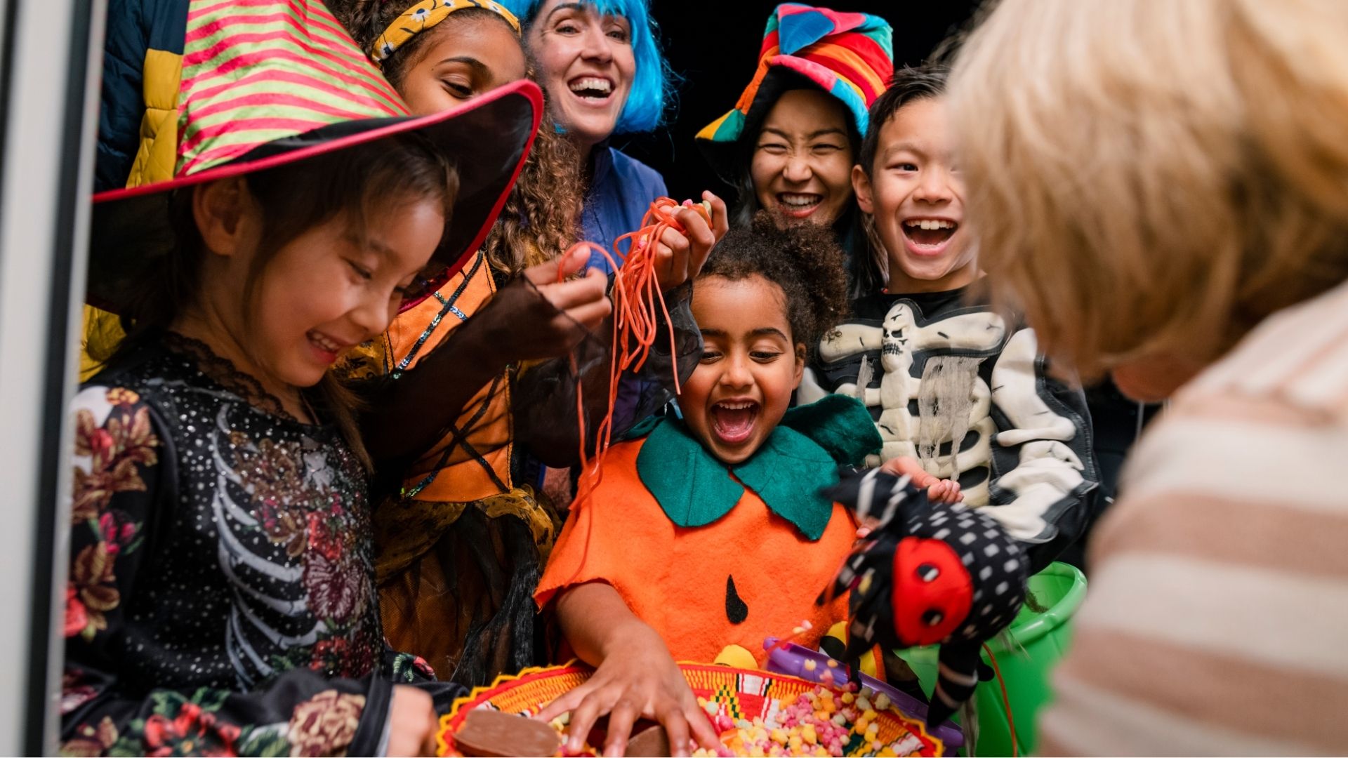 halloween kids trick or treating