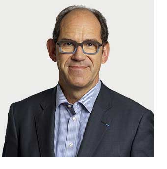 Une image contenant Visage humain, homme, habits, personneDescription générée automatiquement