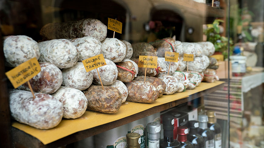 19672-IT-Tuscany-Cooking-salame-c.jpg