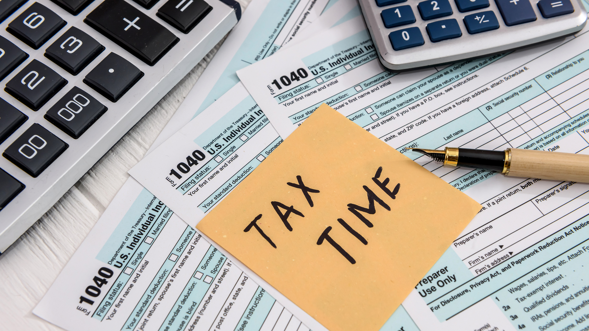 'Tax time' memo on 1040 individual tax form