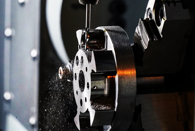 改进粉末冶金中的生坯加工 