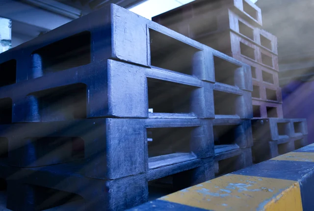 Less waste with plastic  pallets in a loop