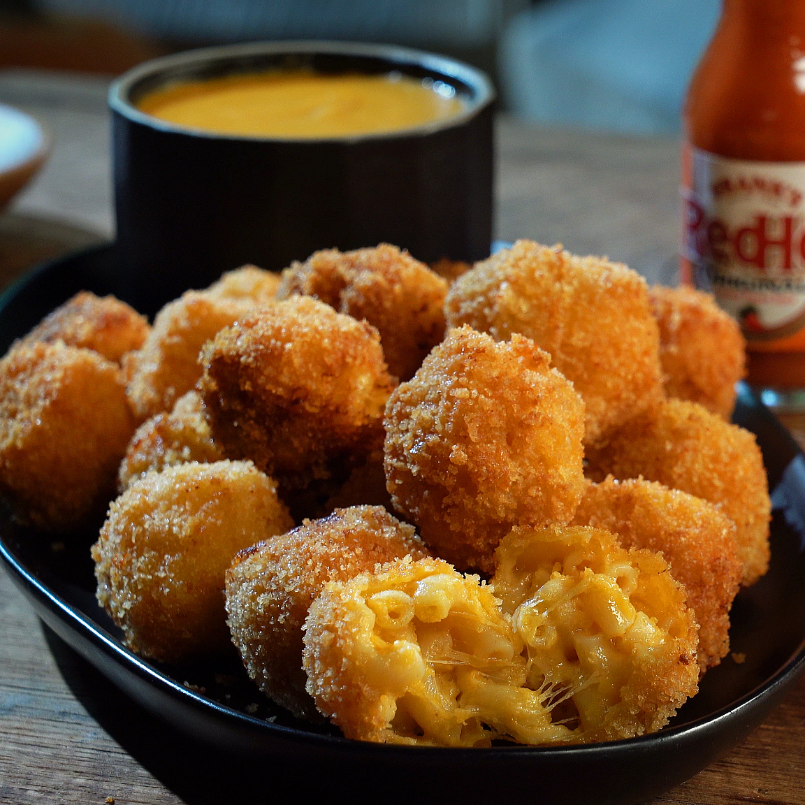 Franks RedHot - Mac and Cheese Balls 03_1591390.png