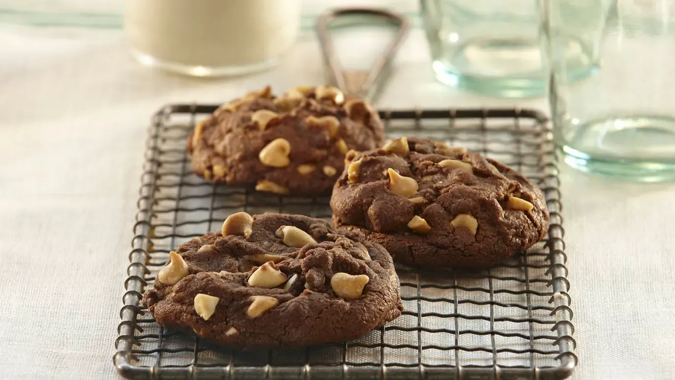 chocolate-peanut-butter-cookies-recipe-1376x774.webp