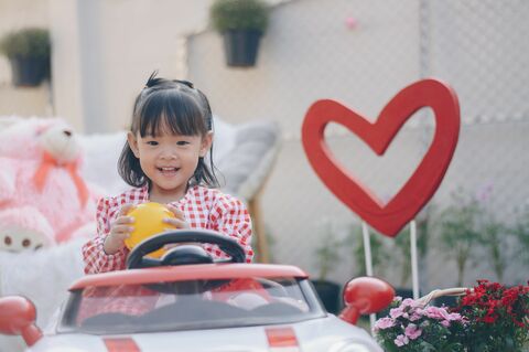 Yuk, ajari anak aturan di jalan raya sejak kecil!