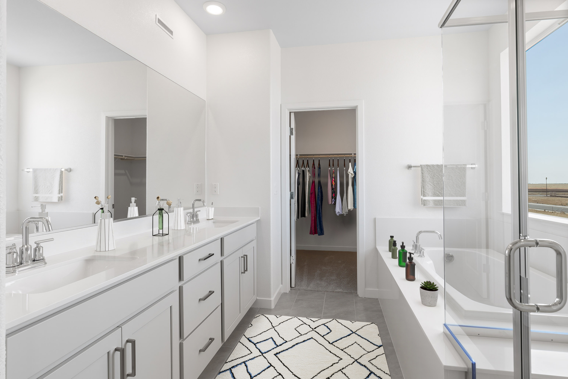 036dd247-46e2-4ddc-bf9c-b66577463bac