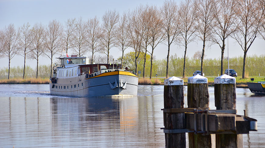 19504-NL-Lena-Maria-barge-c.jpg