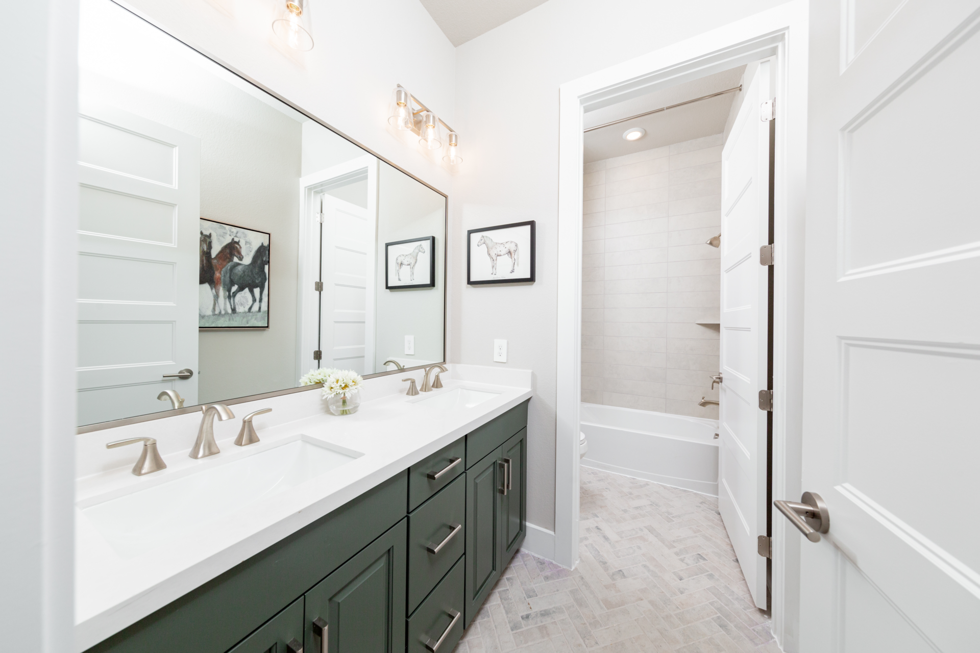 1b4e77b1-7b70-4fb4-9f59-1ba5f114ee39