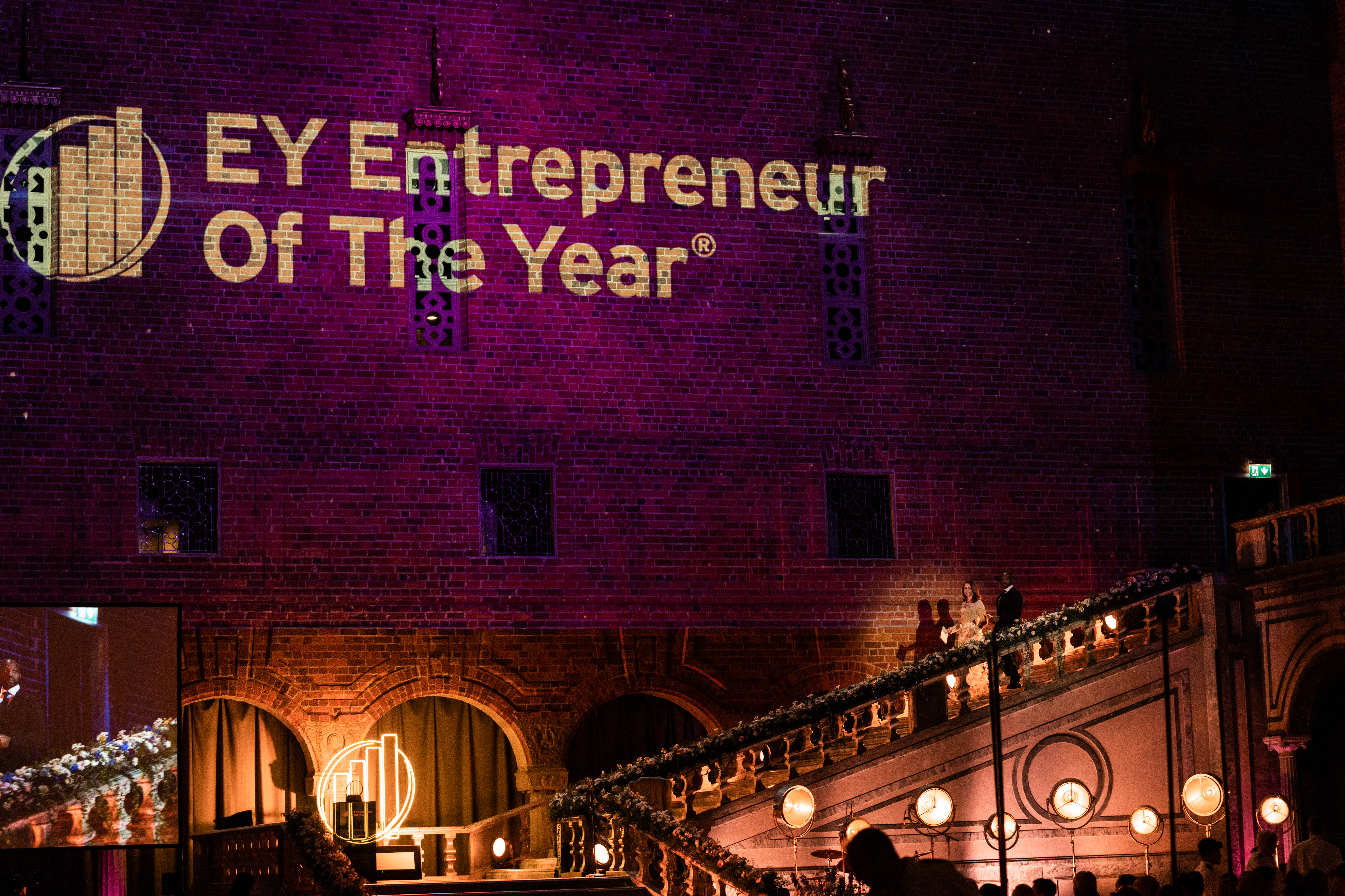 Logo på väggen i Stockholms stadshus