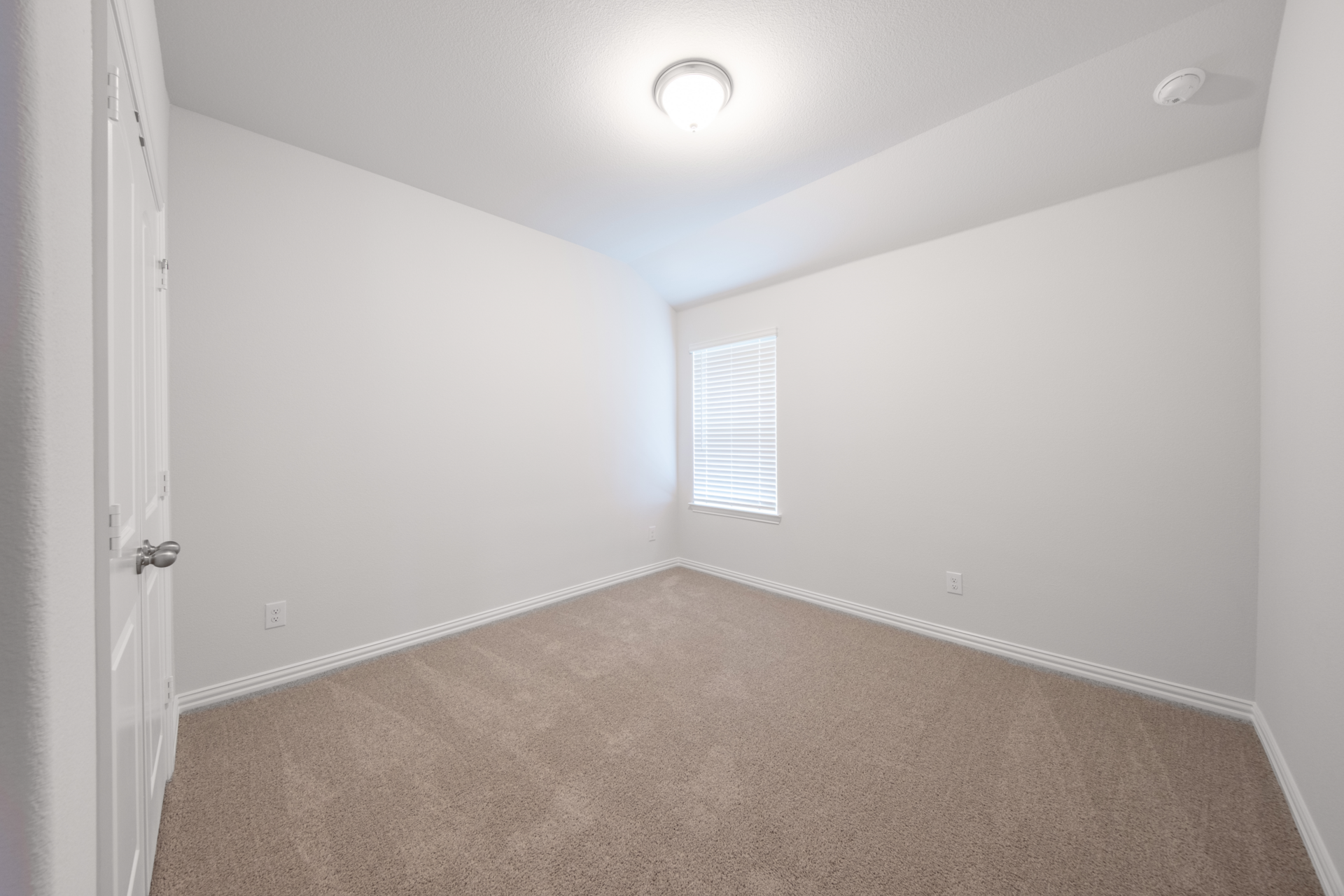 5a528d00-890d-4939-bf64-7d9fb371235b