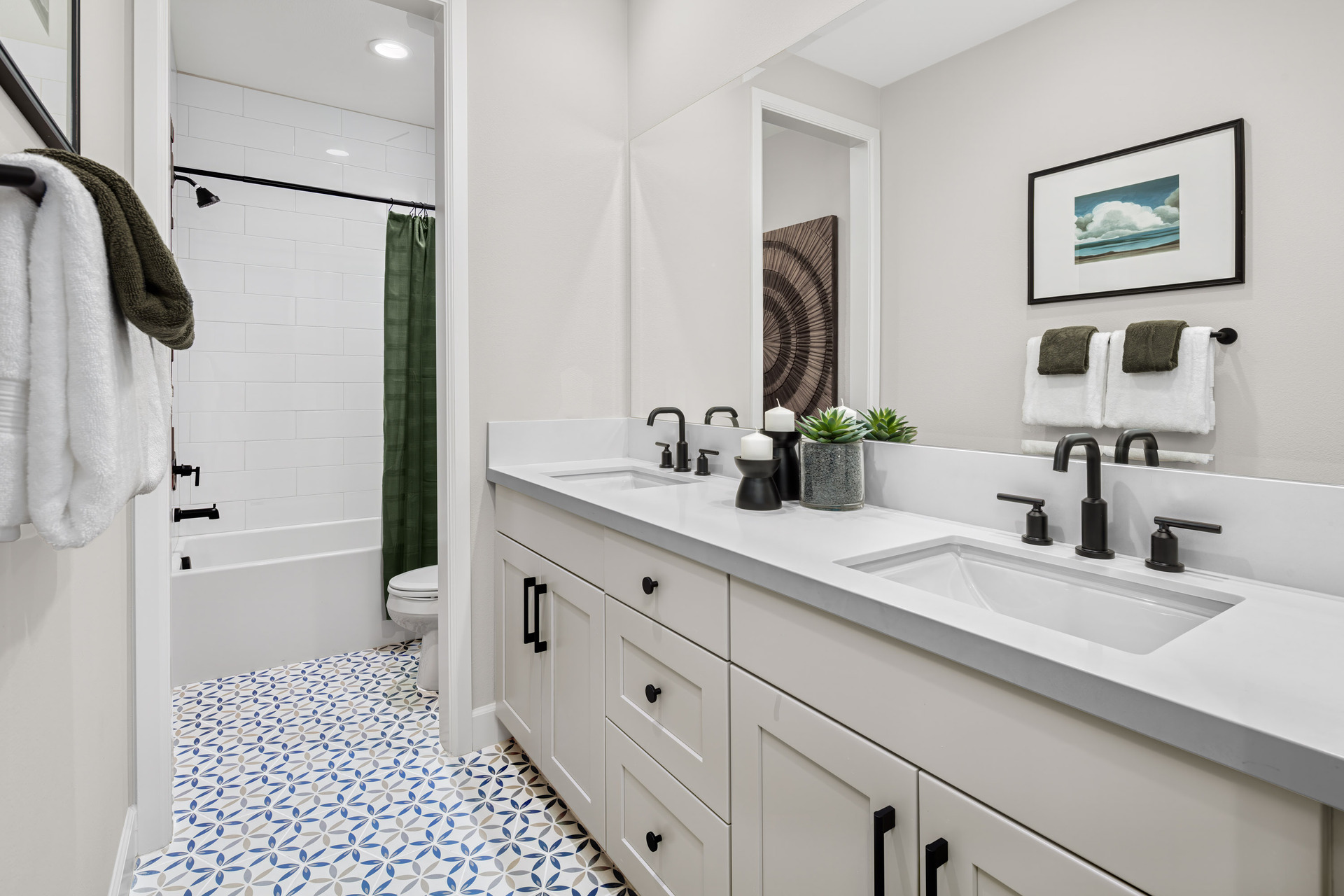 5df6d5e1-eb99-44ec-9a9e-e635f896fbf0