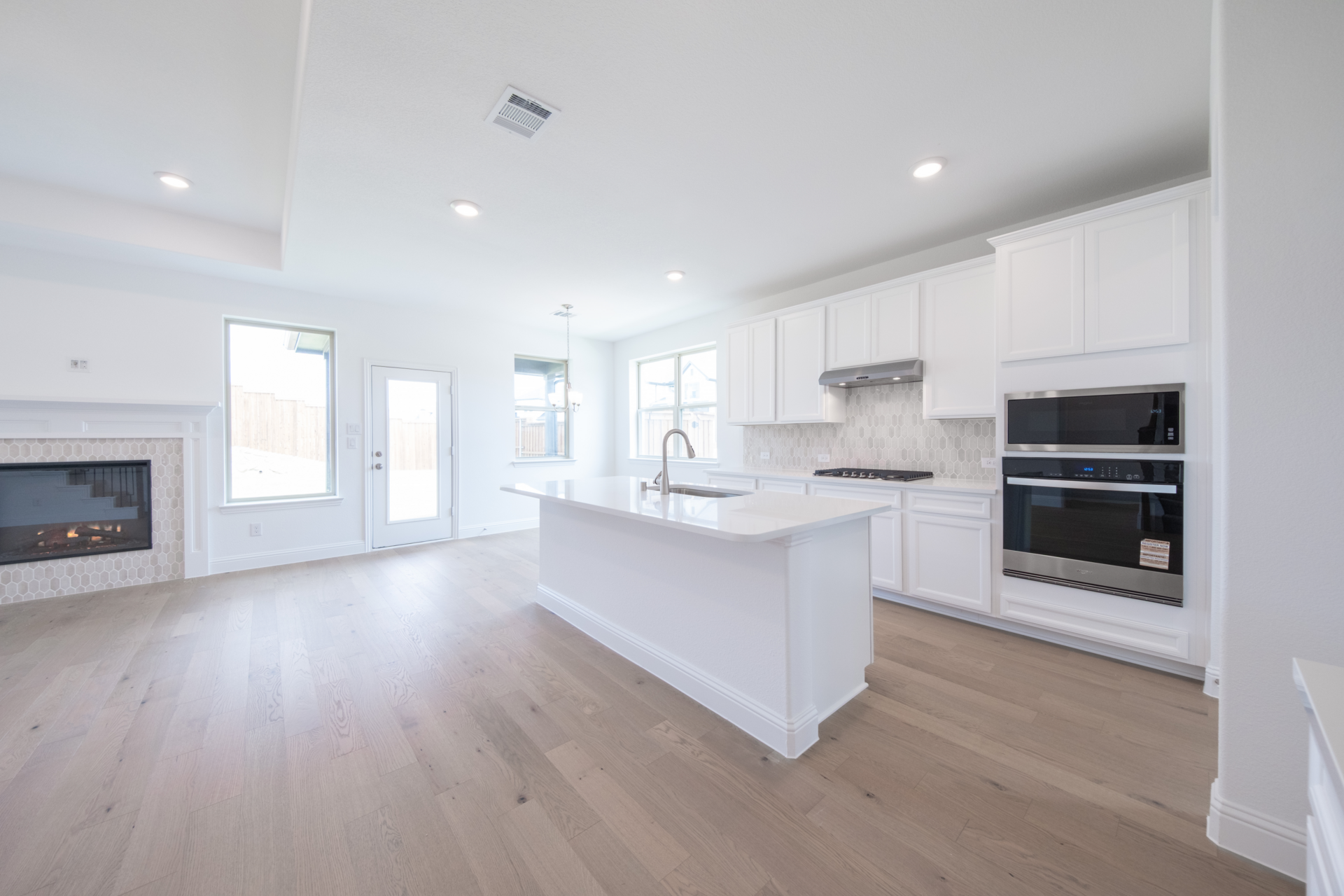 6df35bf4-ca42-44e5-ae11-de1d21274f76