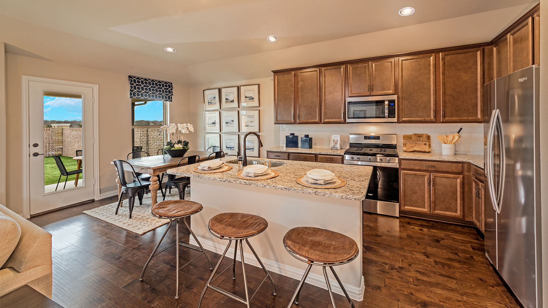 7c4c2347-d3a0-485f-bb74-bd3e43949407