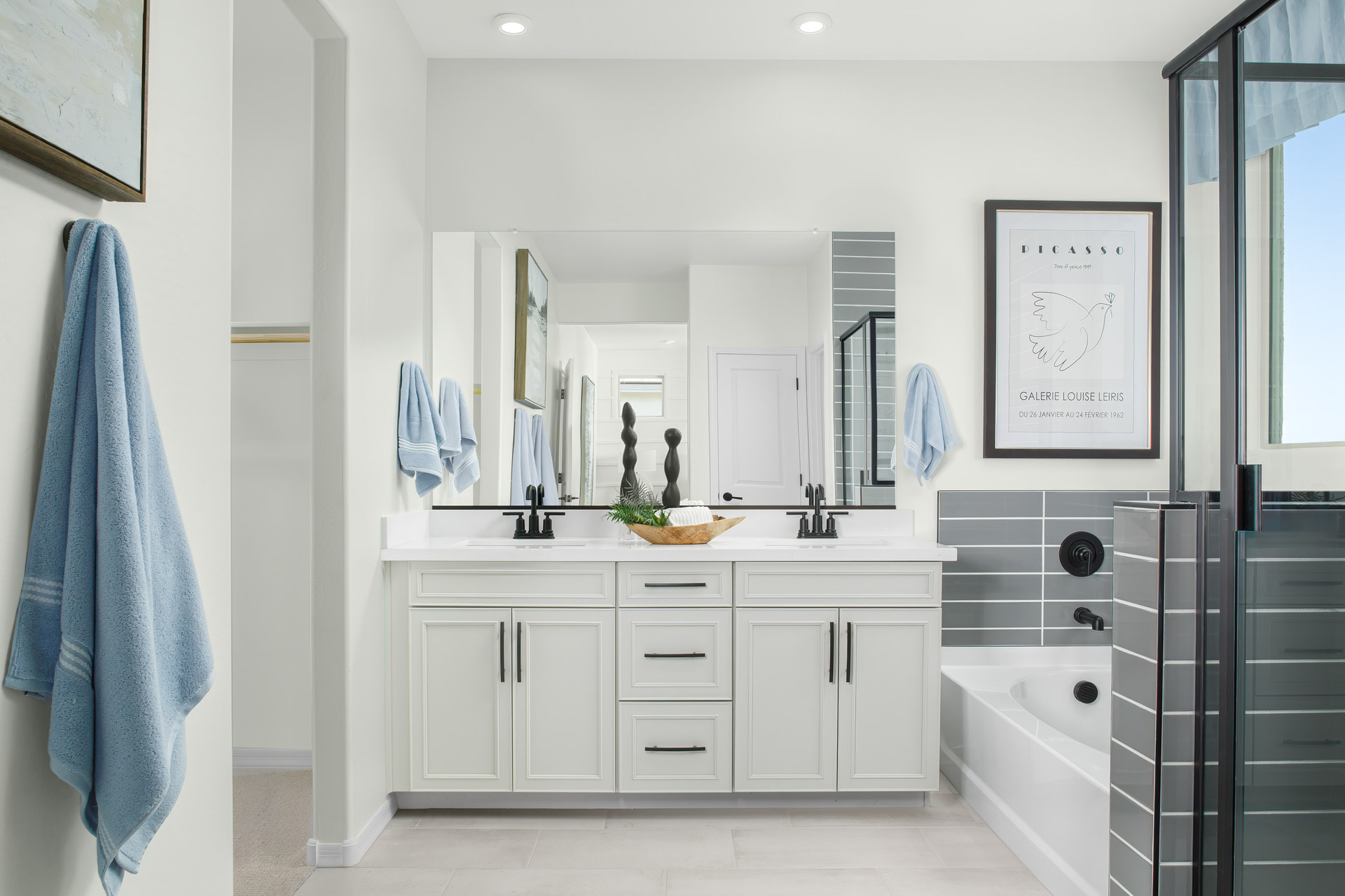 9e36a8c0-b620-4bd6-ad4a-22f5887d56b7