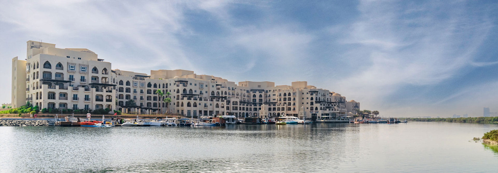 دليلك الشامل إلى منتجع القرم الشرقي الفاخر في أبوظبي | الدار