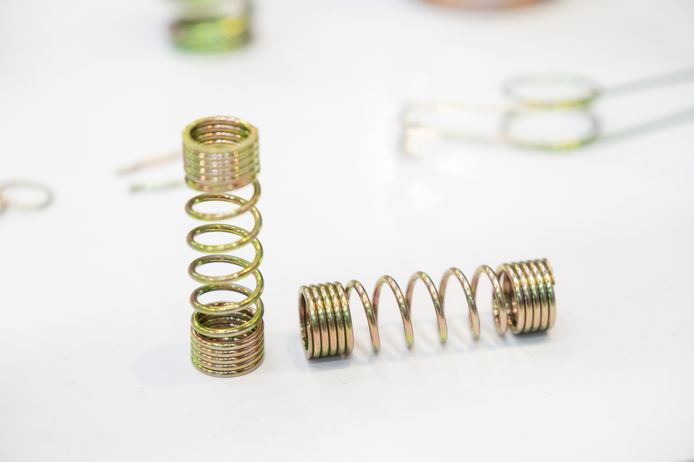 Battery spring contact