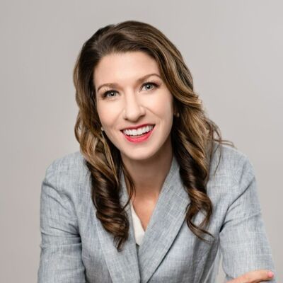 Alli Gregory Headshot