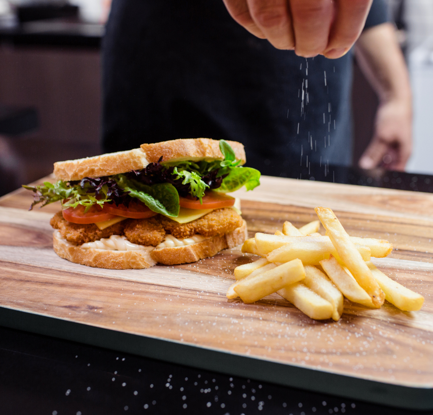 sandwich with chips