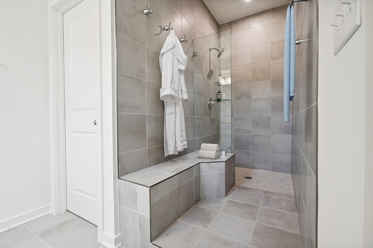 primary bath with oversized shower