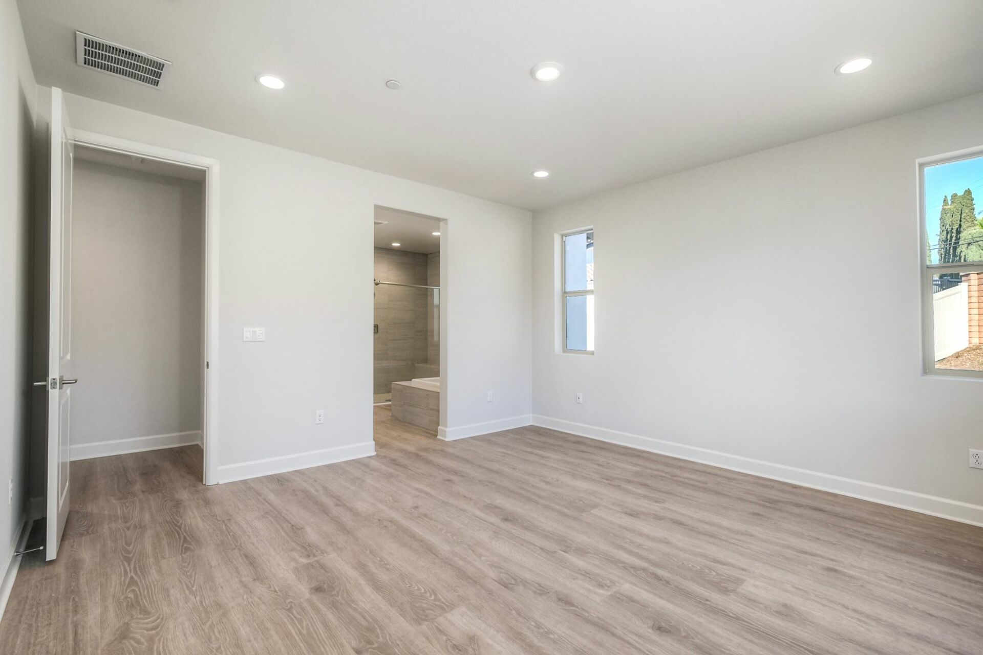 Lakemont X Primary Bedroom.jpg