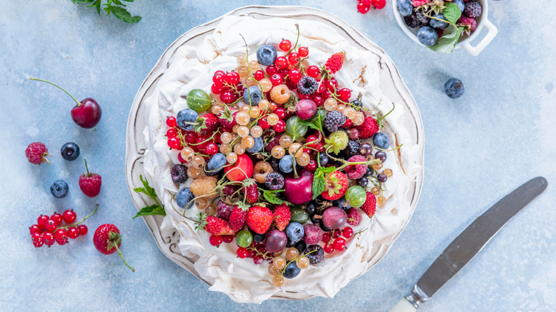 Pavlova wih Berries