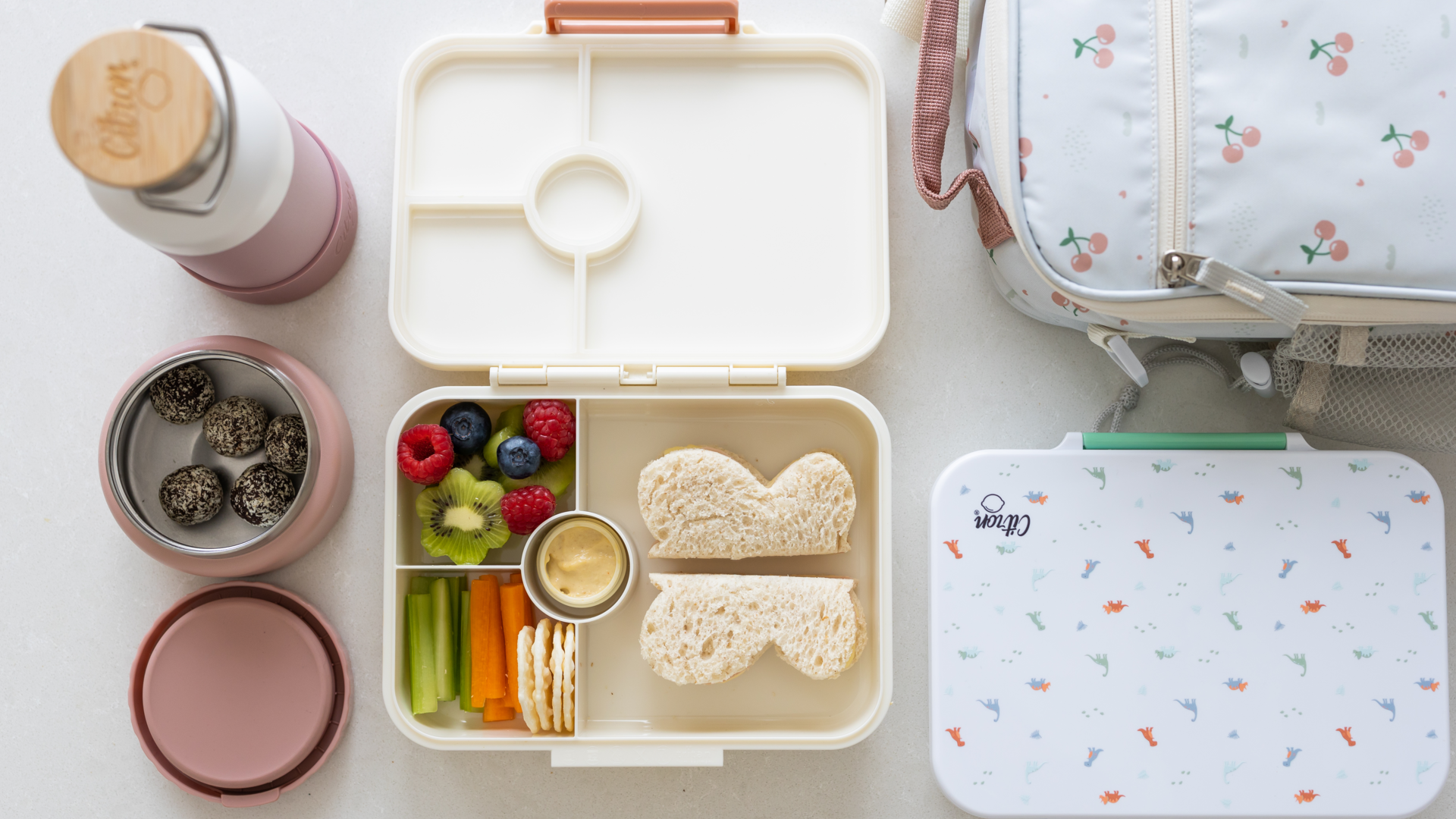 lunchbox with healthy snacks