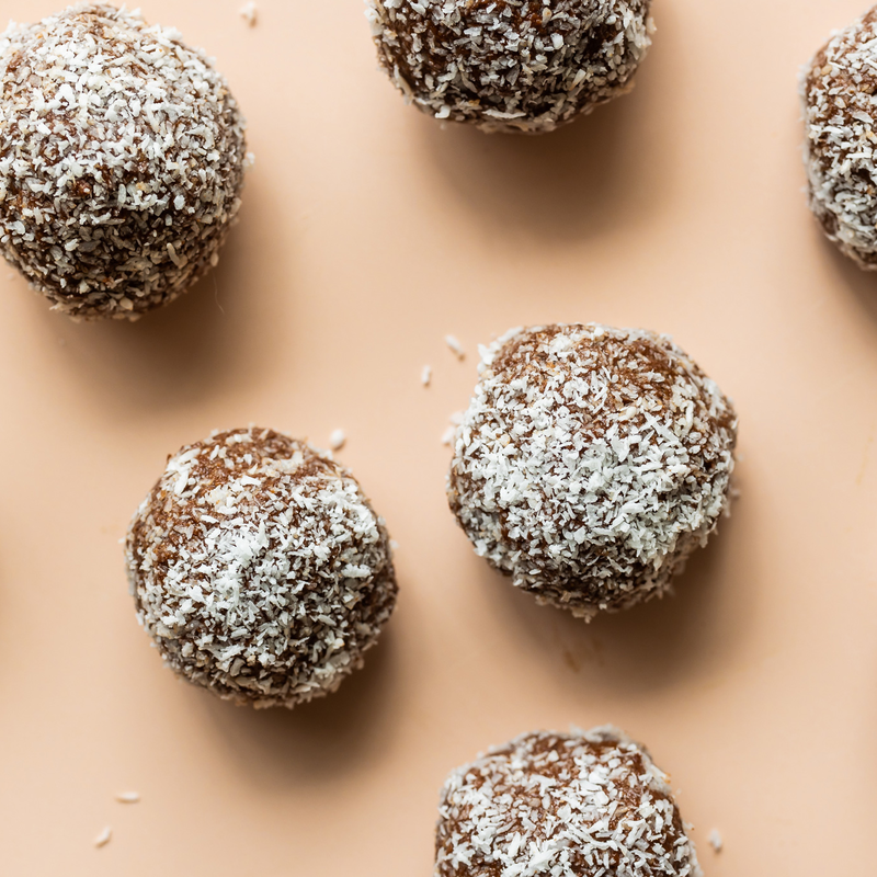QIC_Ivy-Social_Back-to-School_Blog-Header_3-Snacks_Date-Coconut-Balls