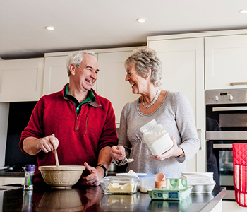 Par pripravlja hrano za preprečevanje raka debelega črevesa