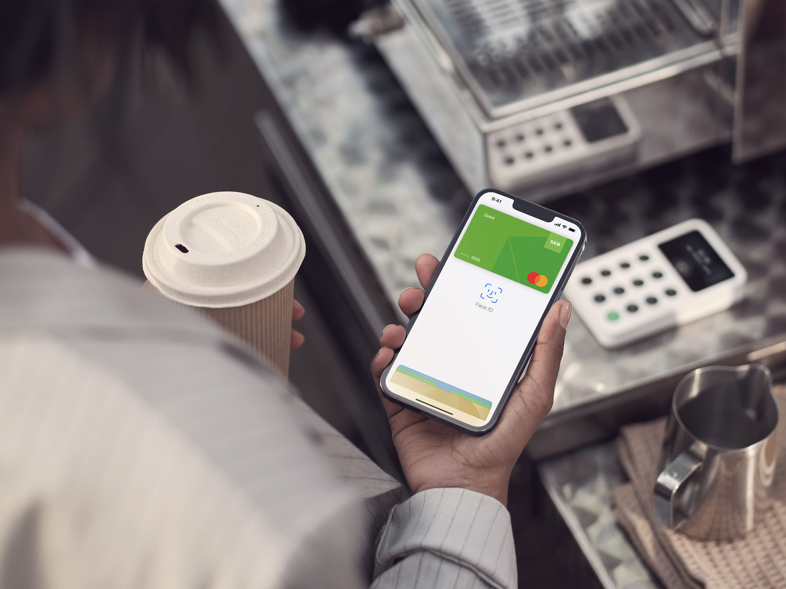 Hand von Person mit Smartphone