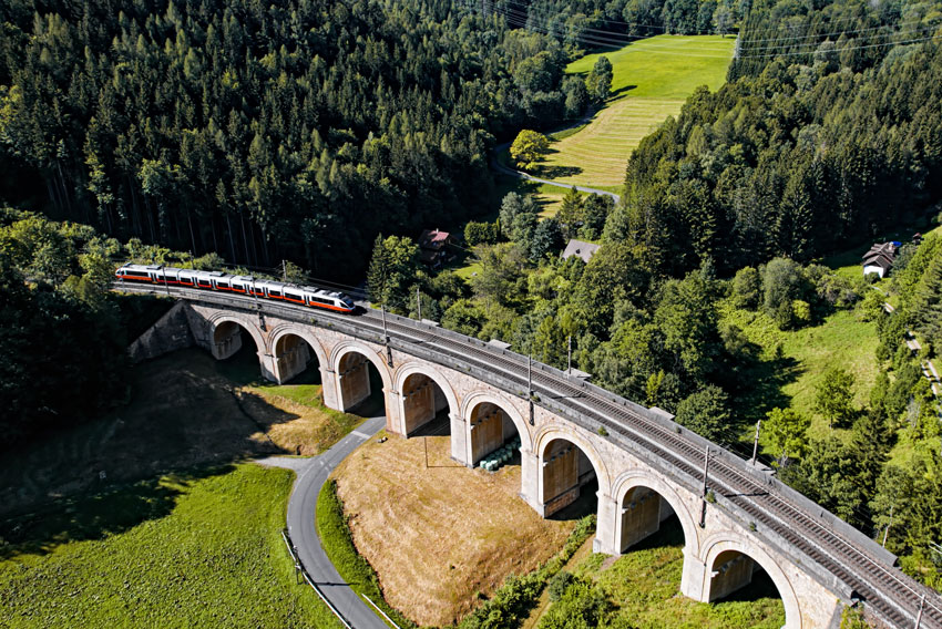 Avstrijska Semmeringbahn ponuja nostalgično potovanje z vlakom