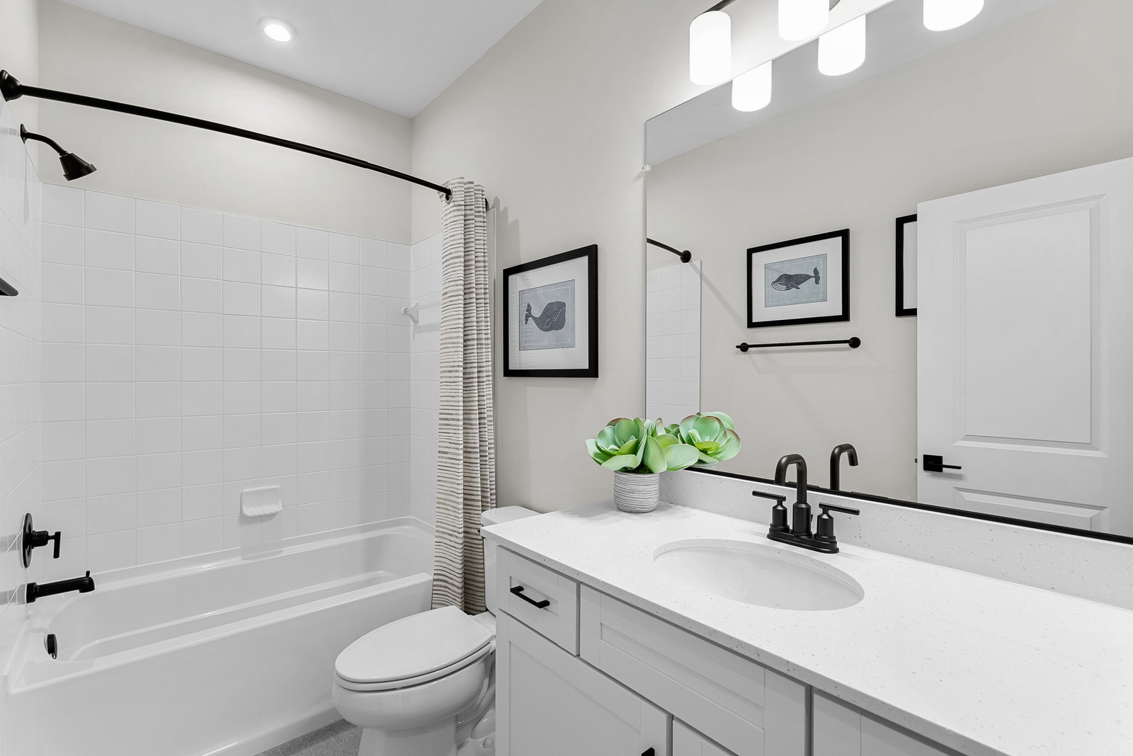 secondary bath with bathtub