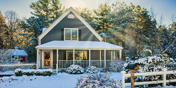 Should You Time Buying a Home Around the Seasons? It Could Save You Up-Front Cash