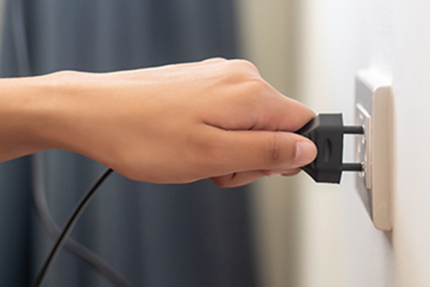 Porabo elektrike lahko zmanjšamo s pravočasnim izklapljanjem porabnikov.