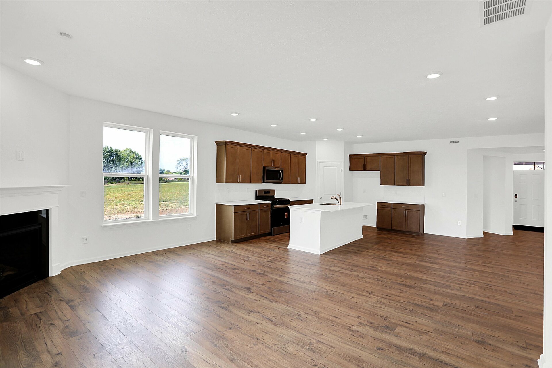 a745db12-efd0-42c5-b192-12845f830190