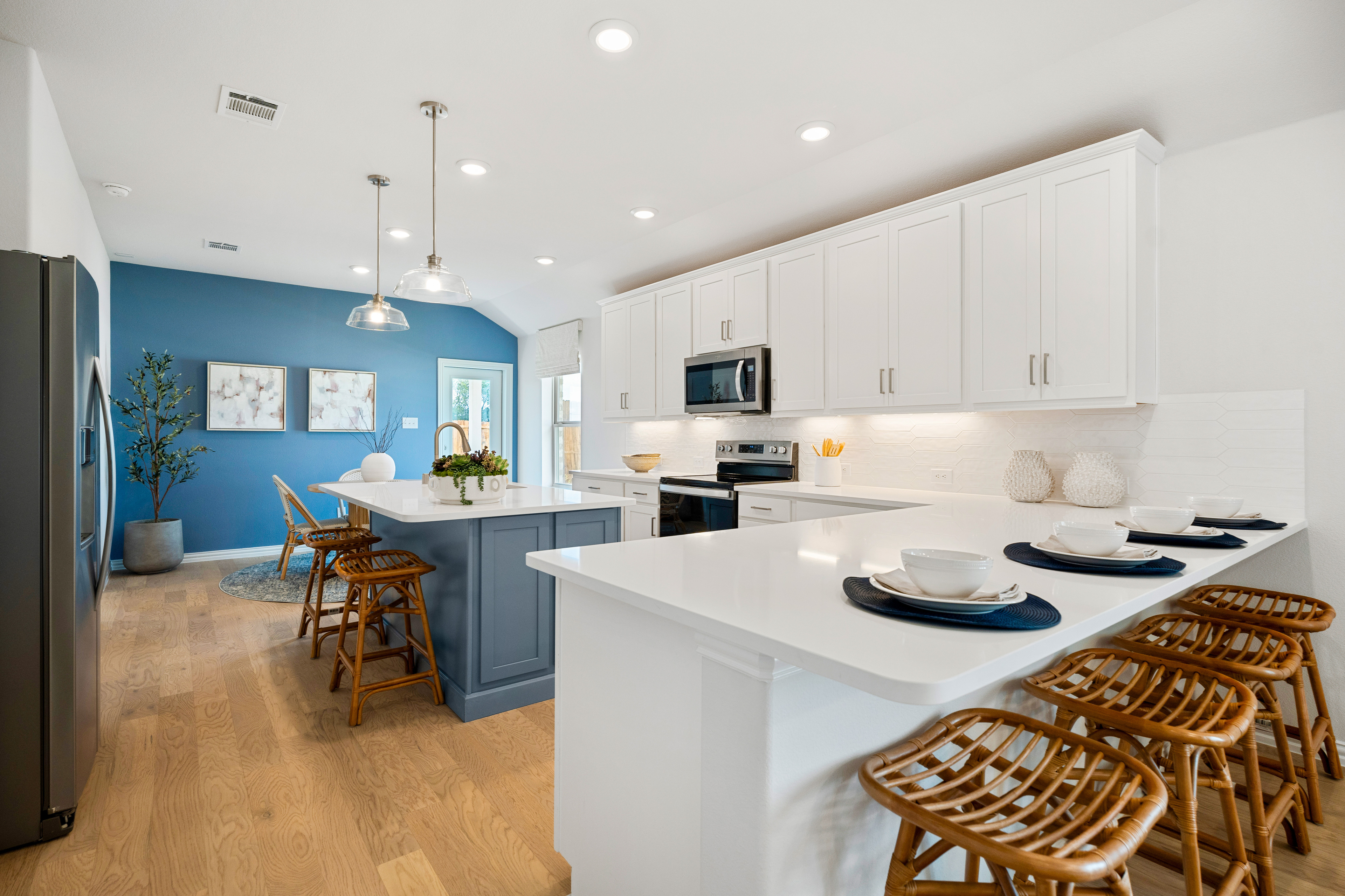 c30699c4-cc60-49c2-b8f5-ca9d72eeb966