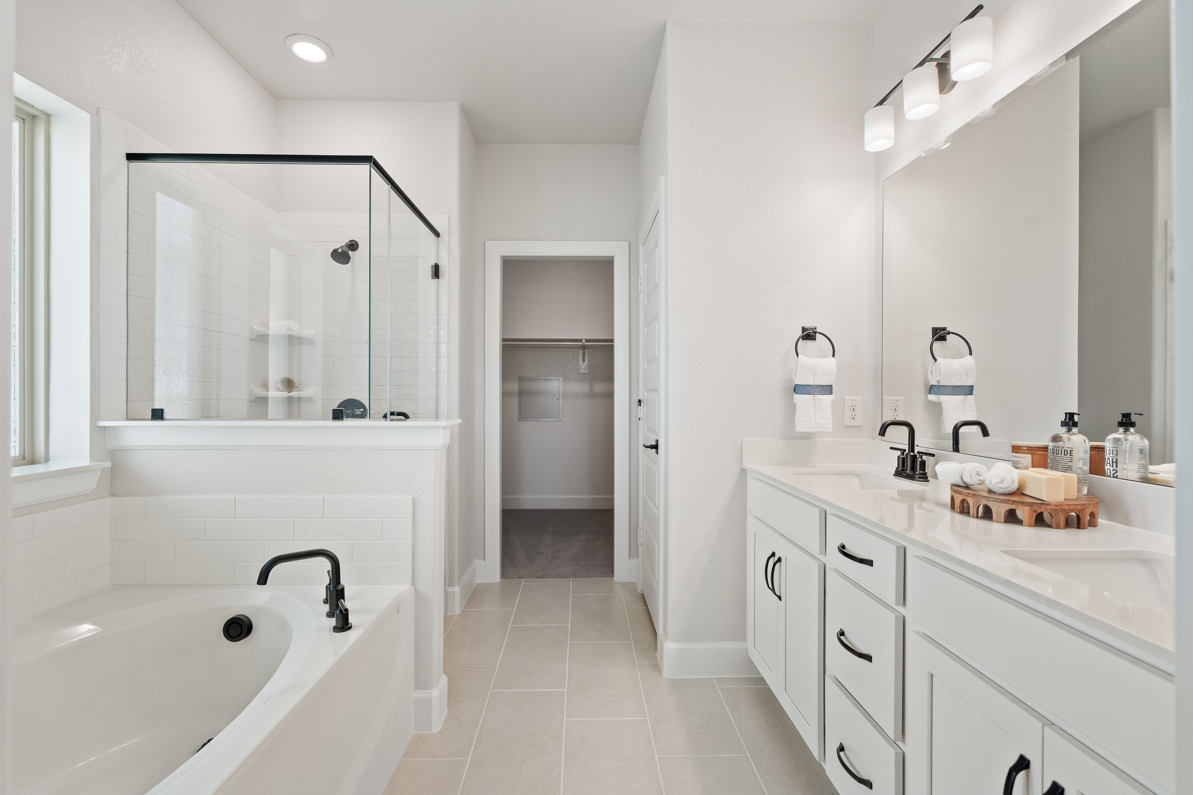 df739080-5cee-4329-9f8e-8e83362d7487