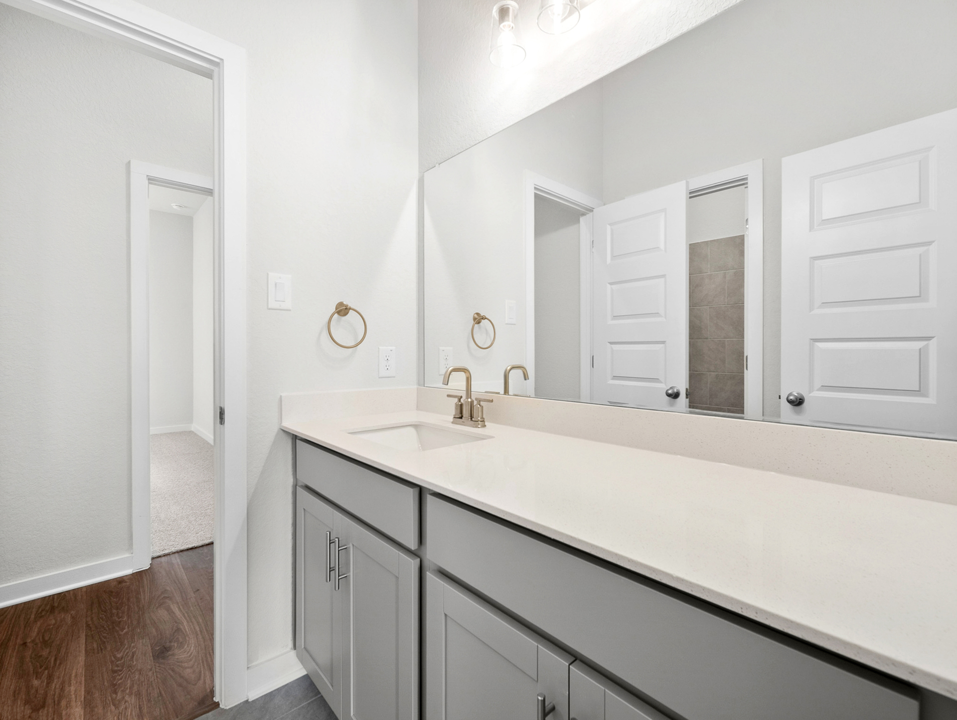 e57de8cb-0d7f-4415-a3d5-79a2788f6296