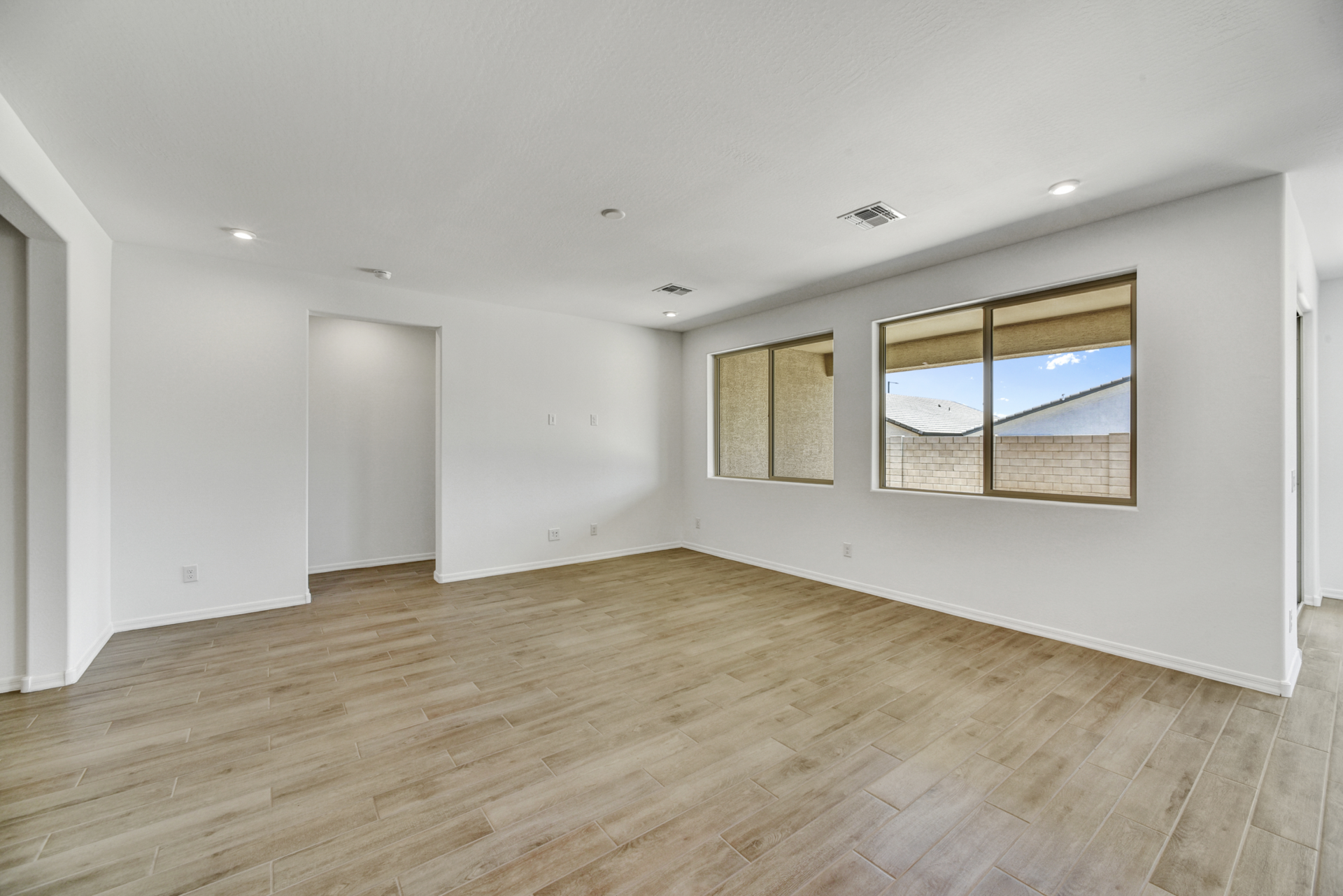 e9318e86-2d01-408d-84a2-c10b6d21dd10