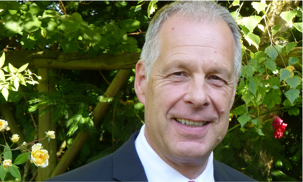 Headshot of Rob Morgan